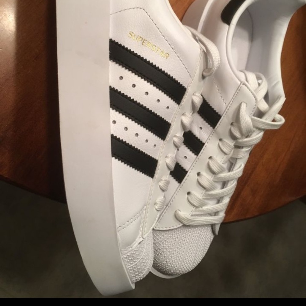 Adidas Sneakers